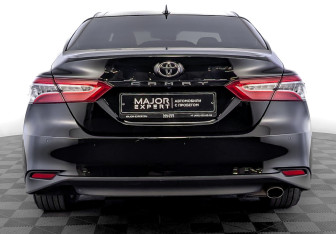 Подержанный автомобиль Toyota Camry Sedan 2020 года (6 фото)