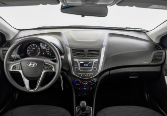 Подержанный автомобиль Hyundai Solaris Sedan 2015 года (14 фото)