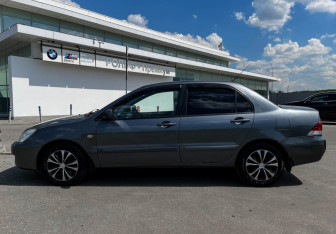 Подержанный автомобиль Mitsubishi Lancer Sedan 2007 года (8 фото)