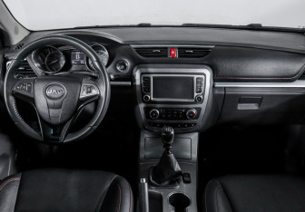 Подержанный автомобиль JAC T6 2023 года (12 фото)