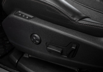 Подержанный автомобиль Peugeot 3008 2018 года (18 фото)