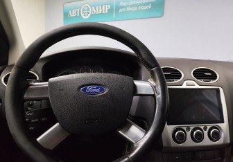 Подержанный автомобиль Ford Focus Sedan 2007 года (15 фото)