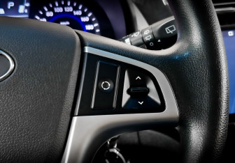 Подержанный автомобиль Hyundai Solaris Hatchback 2014 года (26 фото)