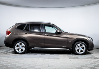 Подержанный автомобиль BMW X1 2012 года (4 фото)