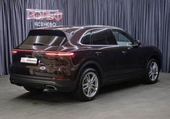 Подержанный автомобиль Porsche Cayenne 2020 года (5 фото)