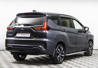 Подержанный автомобиль Mitsubishi Xpander 2023 года (5 фото)