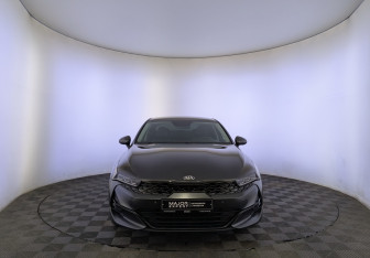 Подержанный автомобиль Kia K5 2020 года (2 фото)