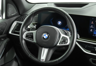 Подержанный автомобиль BMW X5 2023 года (23 фото)