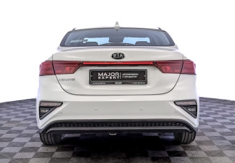 Подержанный автомобиль Kia Cerato Sedan 2019 года (6 фото)