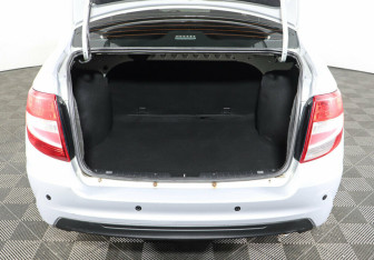 Подержанный автомобиль LADA (ВАЗ) Granta Sedan 2018 года (20 фото)