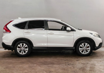 Подержанный автомобиль Honda CR-V 2014 года (4 фото)