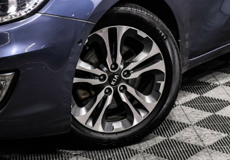 Подержанный автомобиль Kia Ceed Hatchback 2014 года (7 фото)