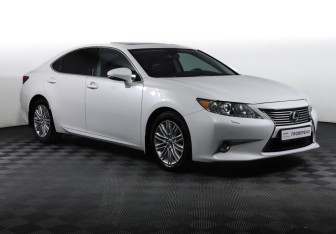 Подержанный автомобиль Lexus ES 2014 года (3 фото)