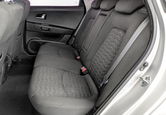 Подержанный автомобиль Kia Ceed Hatchback 2009 года (12 фото)