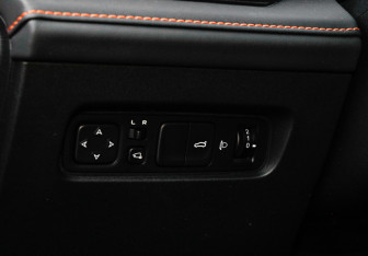 Подержанный автомобиль Changan UNI-V 2023 года (22 фото)