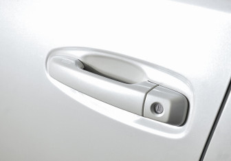 Подержанный автомобиль Toyota Land Cruiser Prado 2020 года (15 фото)