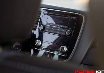 Подержанный автомобиль Mitsubishi Outlander 2021 года (12 фото)