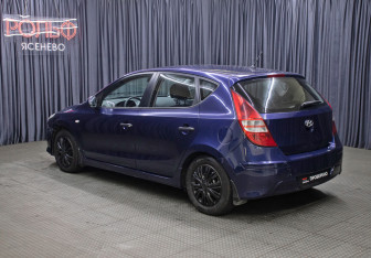 Подержанный автомобиль Hyundai i30 Hatchback 2010 года (7 фото)