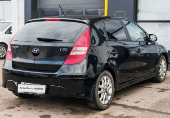 Подержанный автомобиль Hyundai i30 Hatchback 2011 года (5 фото)