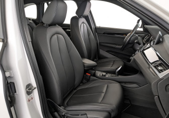 Подержанный автомобиль BMW X1 2021 года (23 фото)