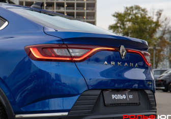 Подержанный автомобиль Renault Arkana 2021 года (18 фото)