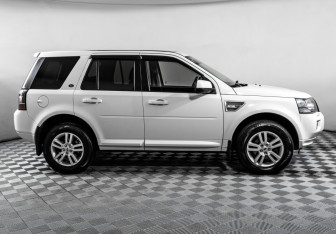 Подержанный автомобиль Land Rover Freelander 2013 года (4 фото)