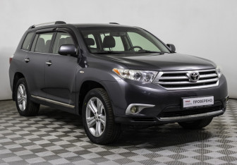 Подержанный автомобиль Toyota Highlander 2011 года (3 фото)