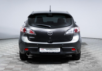 Подержанный автомобиль Mazda 3 Hatchback 2009 года (6 фото)