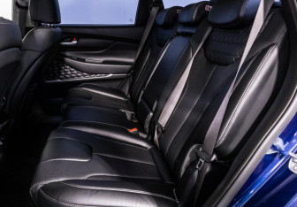 Подержанный автомобиль Hyundai Santa Fe 2019 года (22 фото)