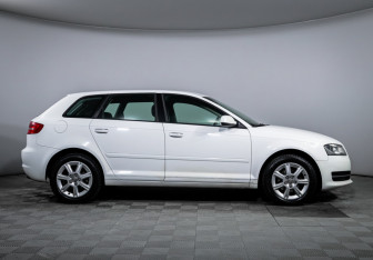 Подержанный автомобиль Audi A3 Hatchback 2012 года (4 фото)