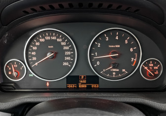 Подержанный автомобиль BMW X3 2013 года (16 фото)