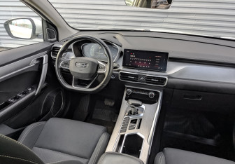 Подержанный автомобиль Geely Coolray 2023 года (30 фото)
