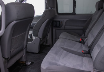 Подержанный автомобиль Hyundai H-1 2015 года (9 фото)