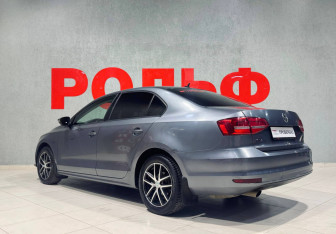 Подержанный автомобиль Volkswagen Jetta Sedan 2015 года (5 фото)