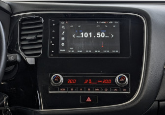 Подержанный автомобиль Mitsubishi Outlander 2021 года (17 фото)