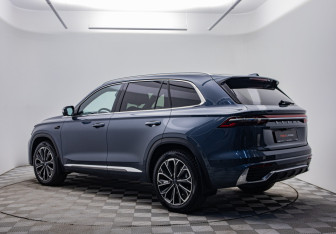 Подержанный автомобиль Geely Monjaro 2025 года (7 фото)