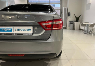 Подержанный автомобиль LADA (ВАЗ) Vesta Sedan 2017 года (8 фото)