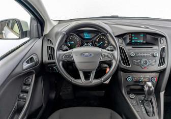 Подержанный автомобиль Ford Focus Hatchback 2018 года (21 фото)