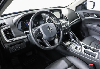 Подержанный автомобиль DongFeng AX7 2019 года (8 фото)