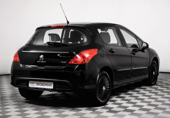 Подержанный автомобиль Peugeot 308 Hatchback 2012 года (5 фото)