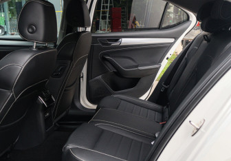 Подержанный автомобиль Skoda Superb Liftback 2020 года (8 фото)