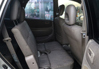 Подержанный автомобиль Toyota Corolla Spacio 2000 года (10 фото)