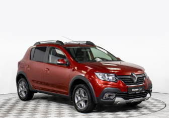 Подержанный автомобиль Renault Sandero 2020 года (2 фото)
