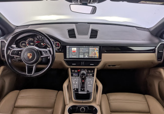 Подержанный автомобиль Porsche Cayenne 2019 года (14 фото)