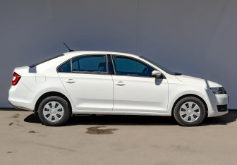 Подержанный автомобиль Skoda Rapid Liftback 2019 года (4 фото)