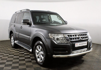 Подержанный автомобиль Mitsubishi Pajero 2015 года (3 фото)