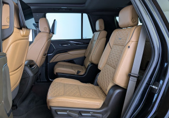 Подержанный автомобиль Cadillac Escalade Suv 2022 года (13 фото)