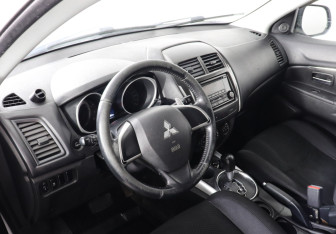 Подержанный автомобиль Mitsubishi ASX 2013 года (5 фото)
