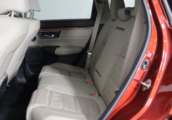 Подержанный автомобиль Honda CR-V 2018 года (10 фото)