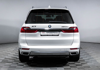 Подержанный автомобиль BMW X7 2020 года (6 фото)